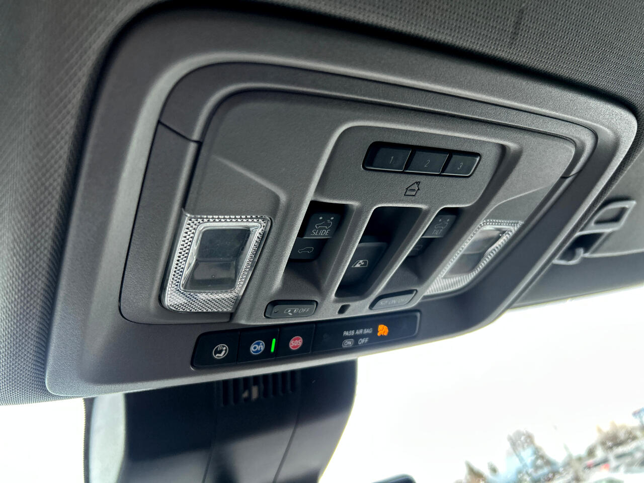 GMC Sierra 1500 4WD Crew Cab 147" Denali 2023