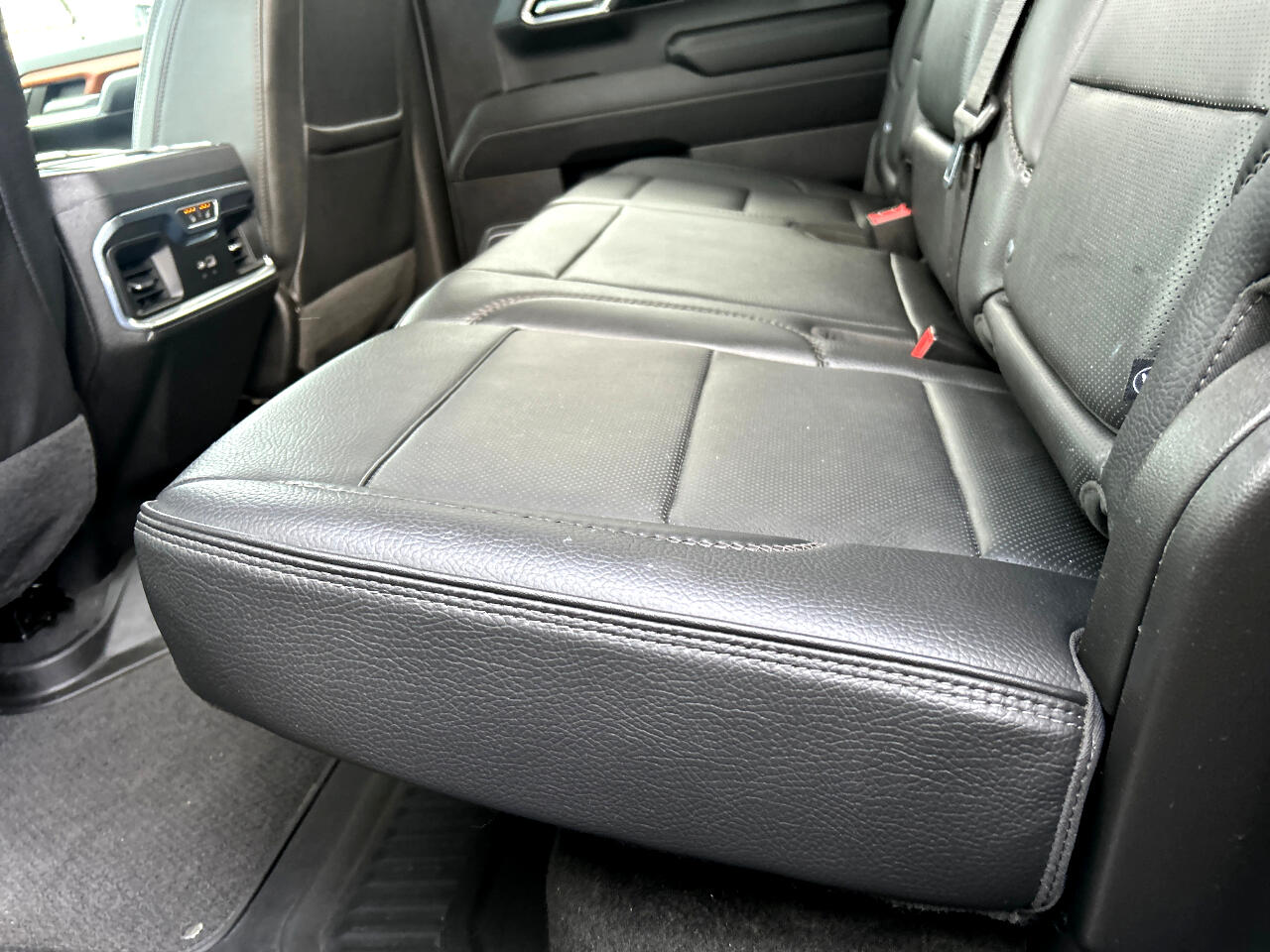 GMC Sierra 1500 4WD Crew Cab 147" Denali 2023