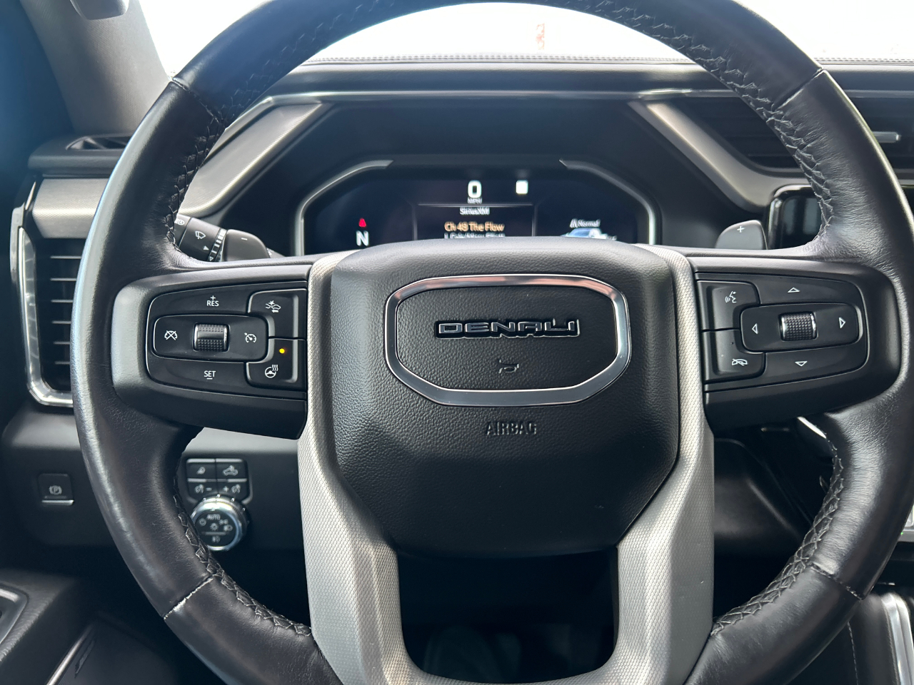 GMC Sierra 1500 4WD Crew Cab 147" Denali 2023