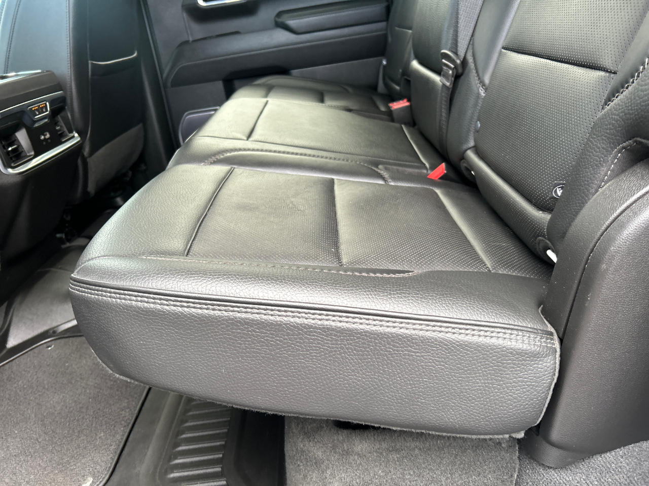 GMC Sierra 1500 4WD Crew Cab 147" Denali 2023