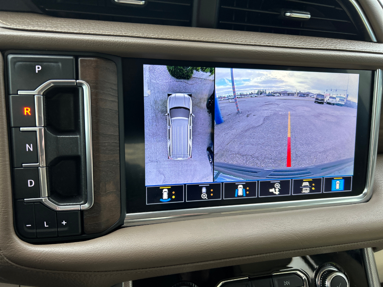 GMC Yukon 4WD 4dr Denali 2021