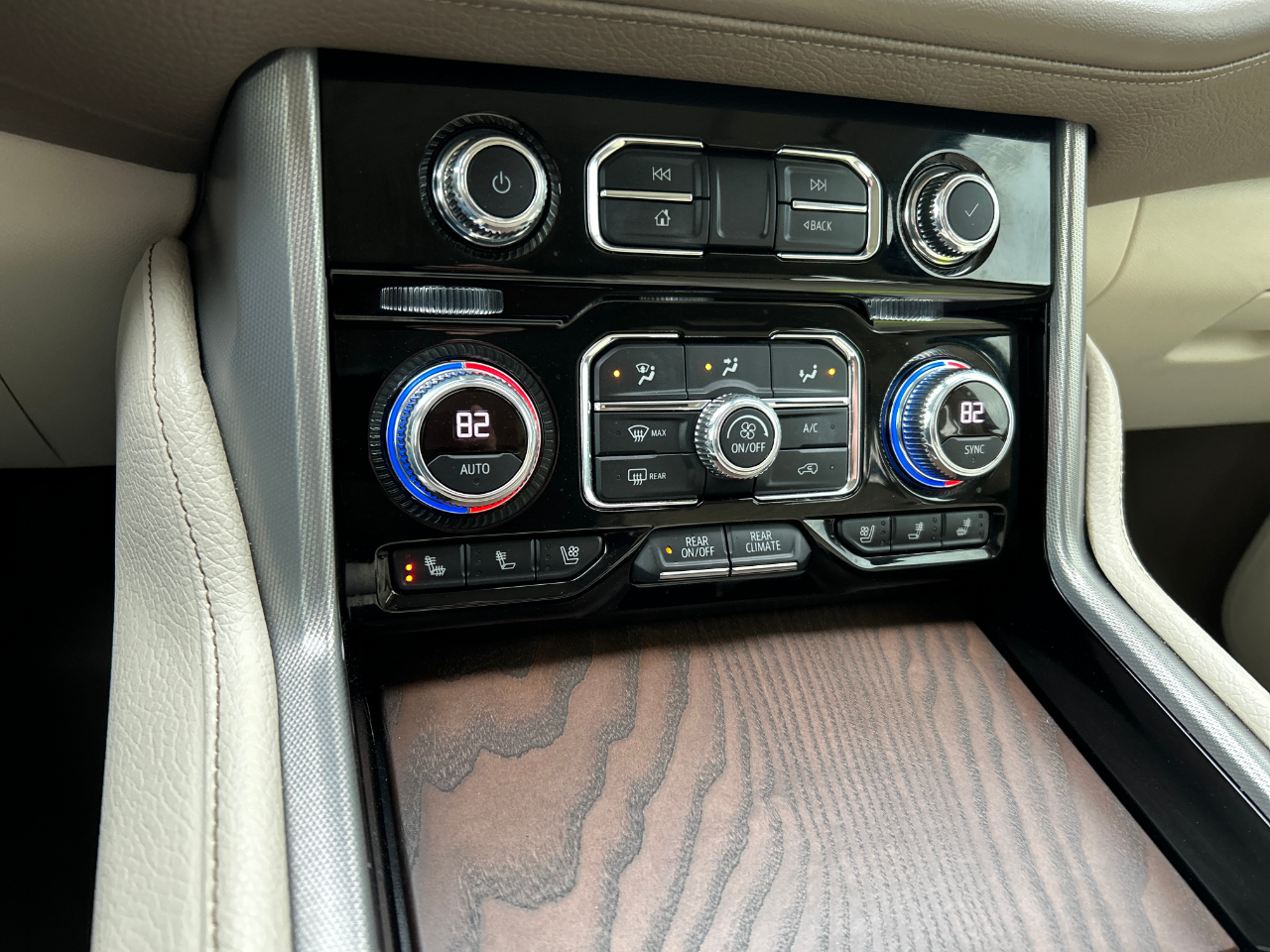 GMC Yukon 4WD 4dr Denali 2021