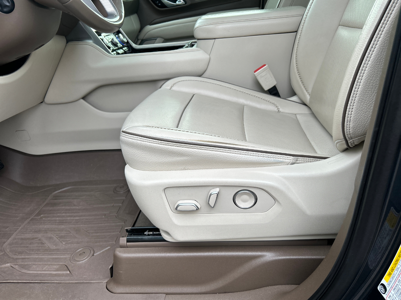 GMC Yukon 4WD 4dr Denali 2021