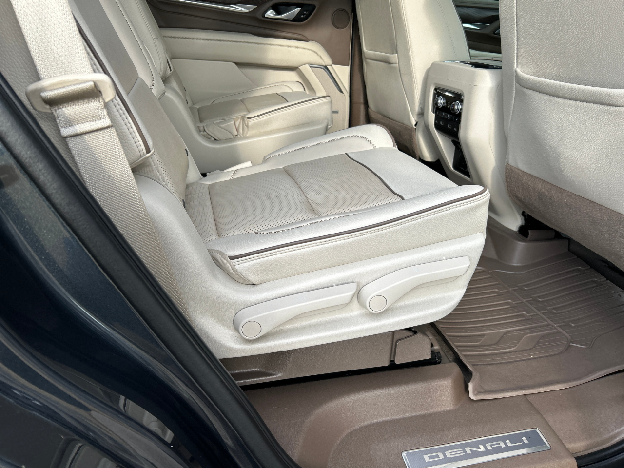 GMC Yukon 4WD 4dr Denali 2021