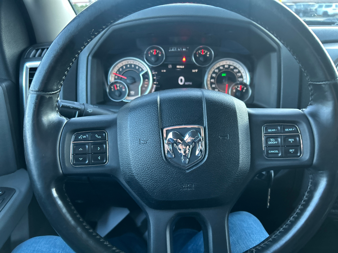 RAM 1500 4WD Quad Cab 140.5" Big Horn 2014