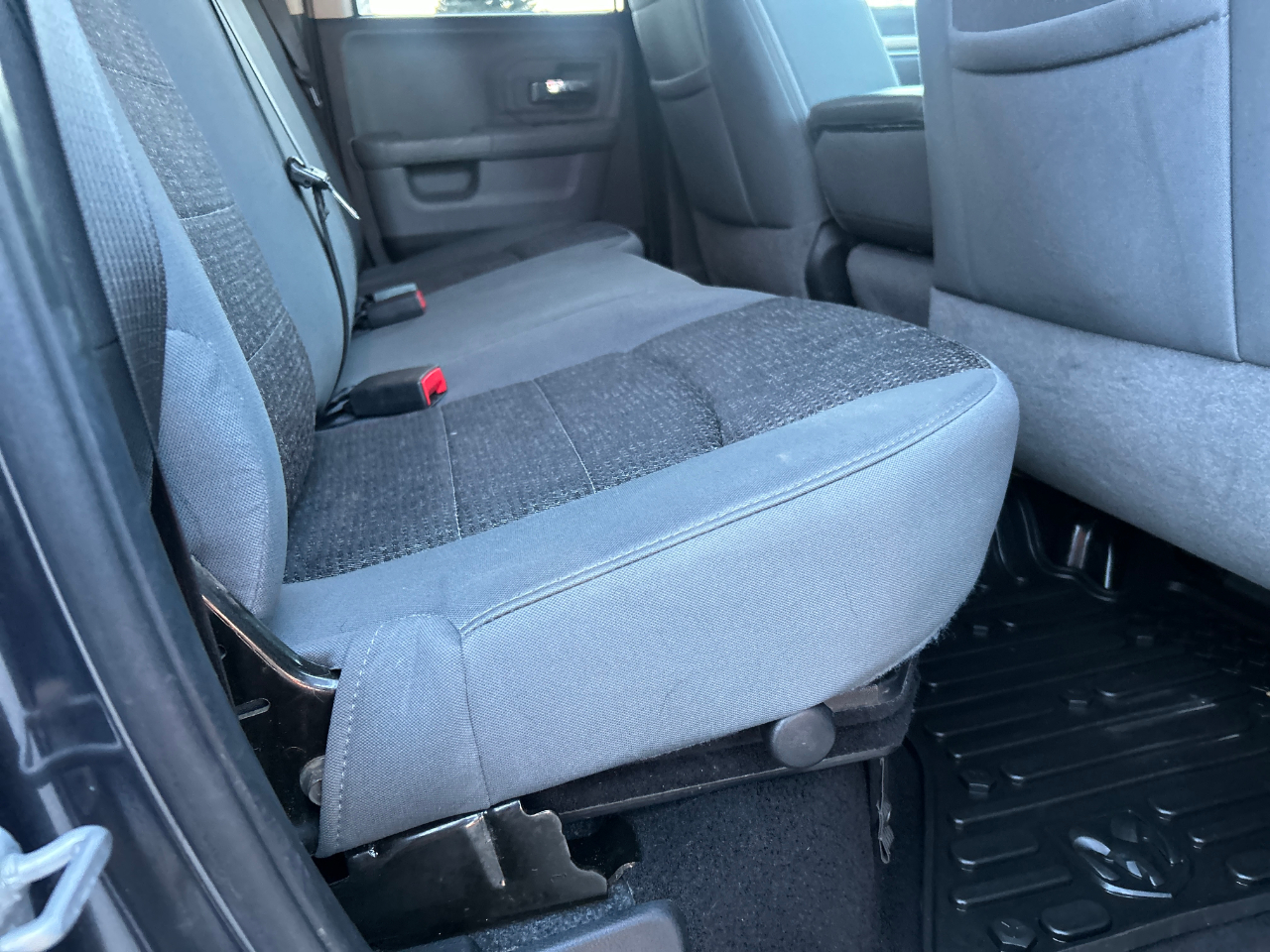 RAM 1500 4WD Quad Cab 140.5" Big Horn 2014