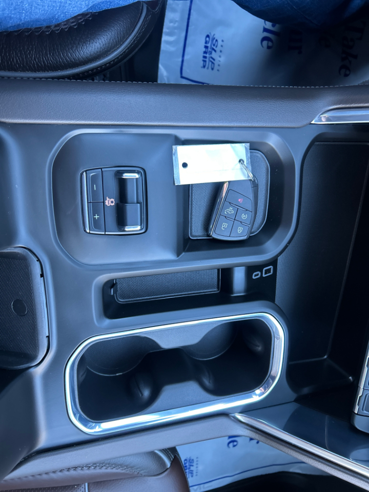 GMC Sierra 3500HD 4WD Crew Cab 159" Denali 2025