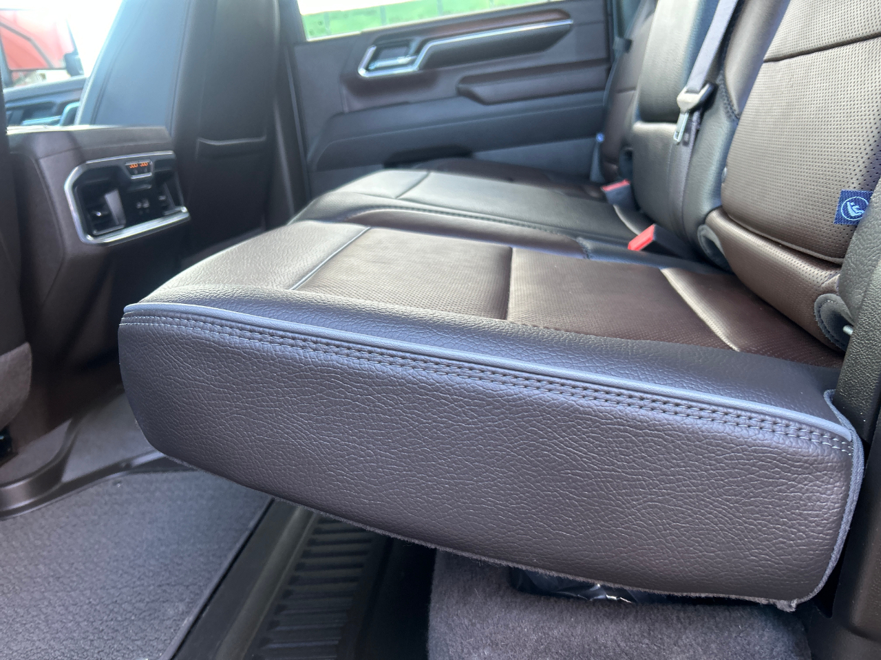 GMC Sierra 3500HD 4WD Crew Cab 159" Denali 2025