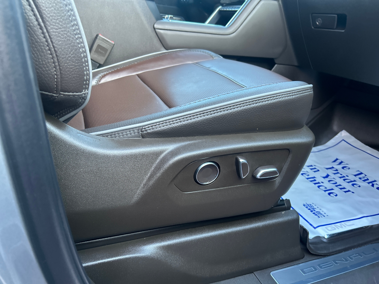 GMC Sierra 3500HD 4WD Crew Cab 159" Denali 2025