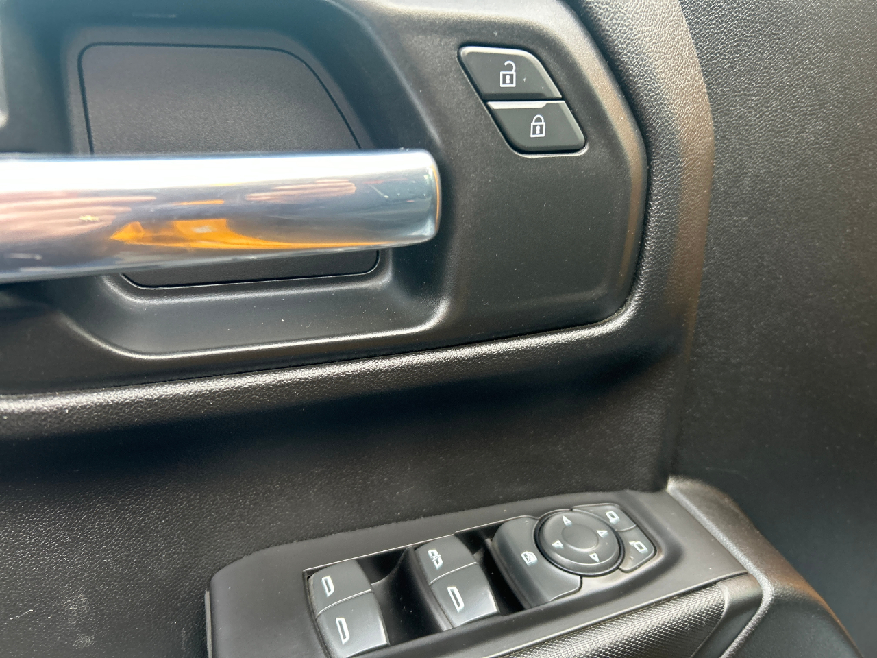 Chevrolet Silverado 1500 4WD Crew Cab 147" Custom Trail Boss 2020