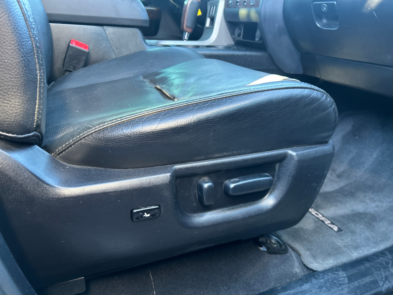 Toyota Tundra 4WD Truck CrewMax 5.7L V8 6-Spd AT Platinum (Natl) 2013