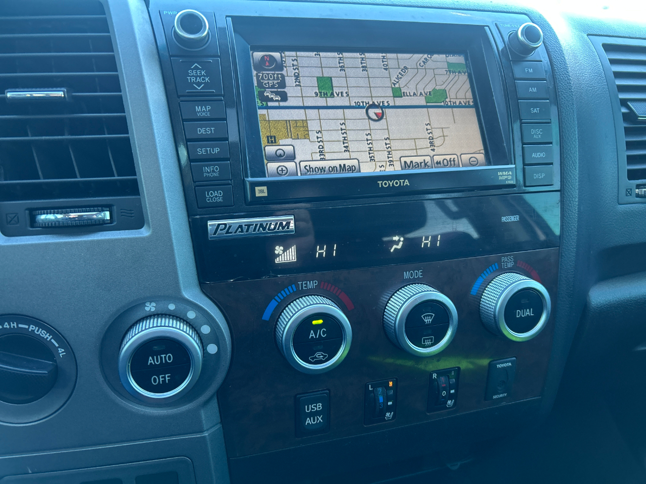 Toyota Tundra 4WD Truck CrewMax 5.7L V8 6-Spd AT Platinum (Natl) 2013