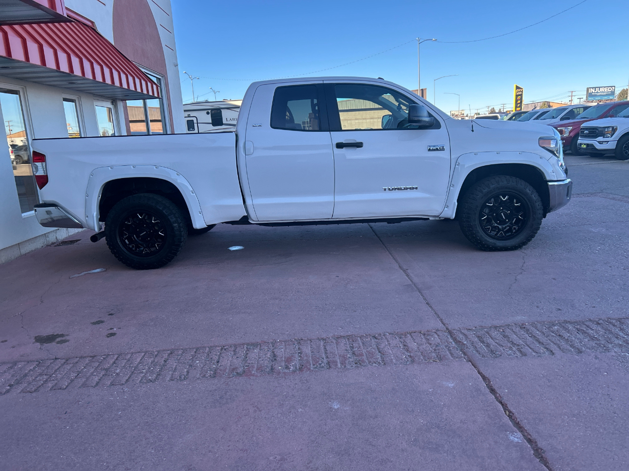 Toyota Tundra 4WD SR5 Double Cab 6.5' Bed 5.7L (Natl) 2018
