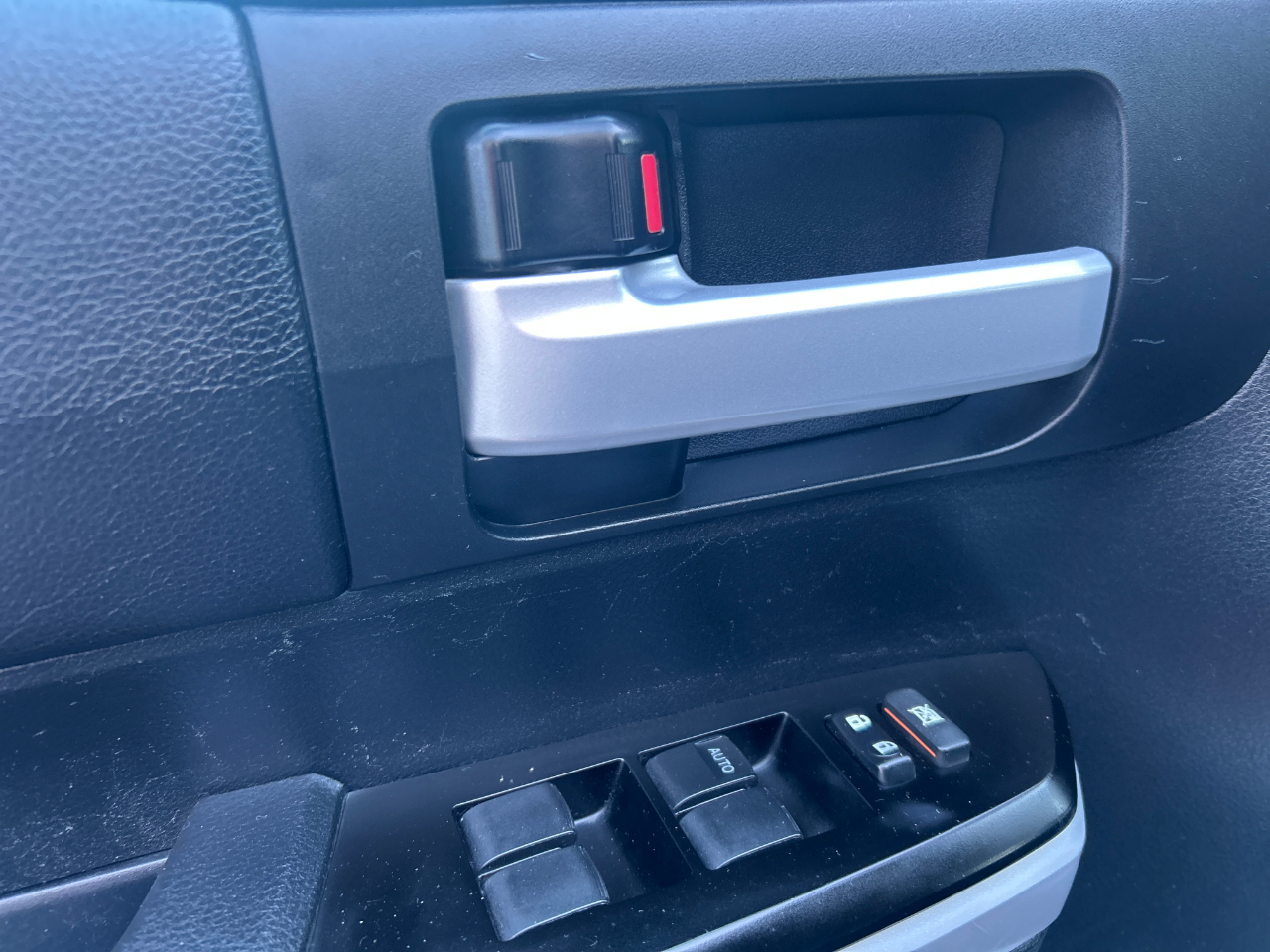 Toyota Tundra 4WD SR5 Double Cab 6.5' Bed 5.7L (Natl) 2018