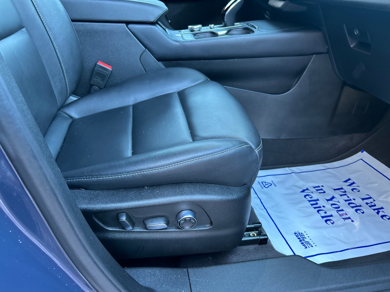 Cadillac XT4 AWD 4dr Premium Luxury 2025