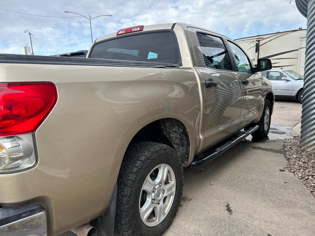 Toyota Tundra 4WD Truck CrewMax 5.7L V8 6-Spd AT (Natl) 2008