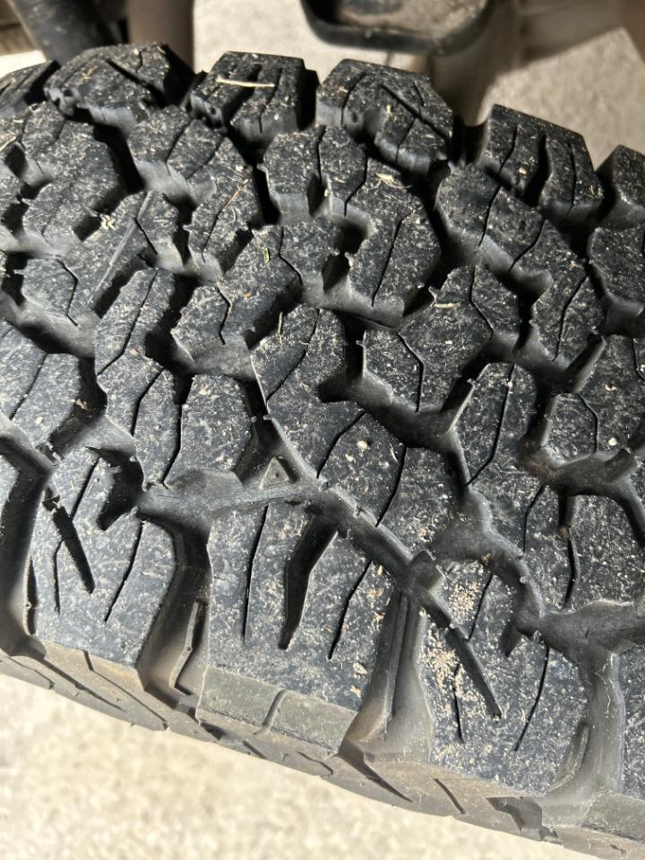 Toyota Tundra 4WD Truck CrewMax 5.7L V8 6-Spd AT (Natl) 2008