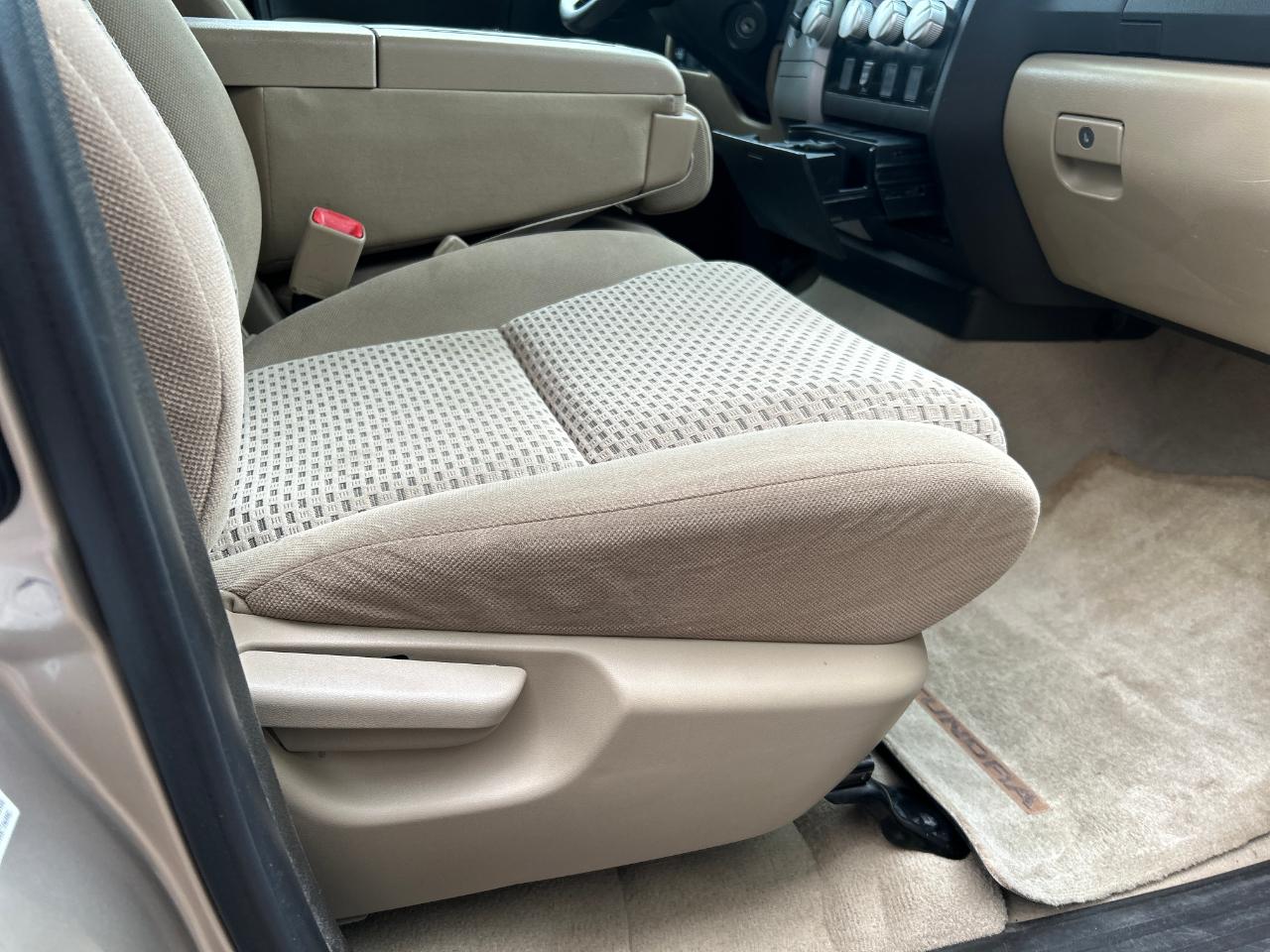 Toyota Tundra 4WD Truck CrewMax 5.7L V8 6-Spd AT (Natl) 2008