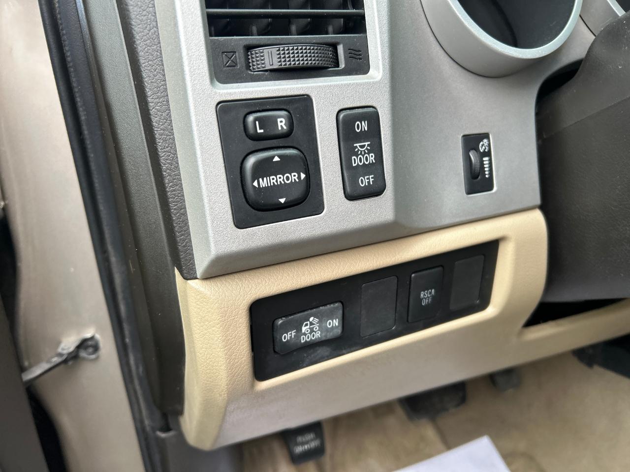 Toyota Tundra 4WD Truck CrewMax 5.7L V8 6-Spd AT (Natl) 2008