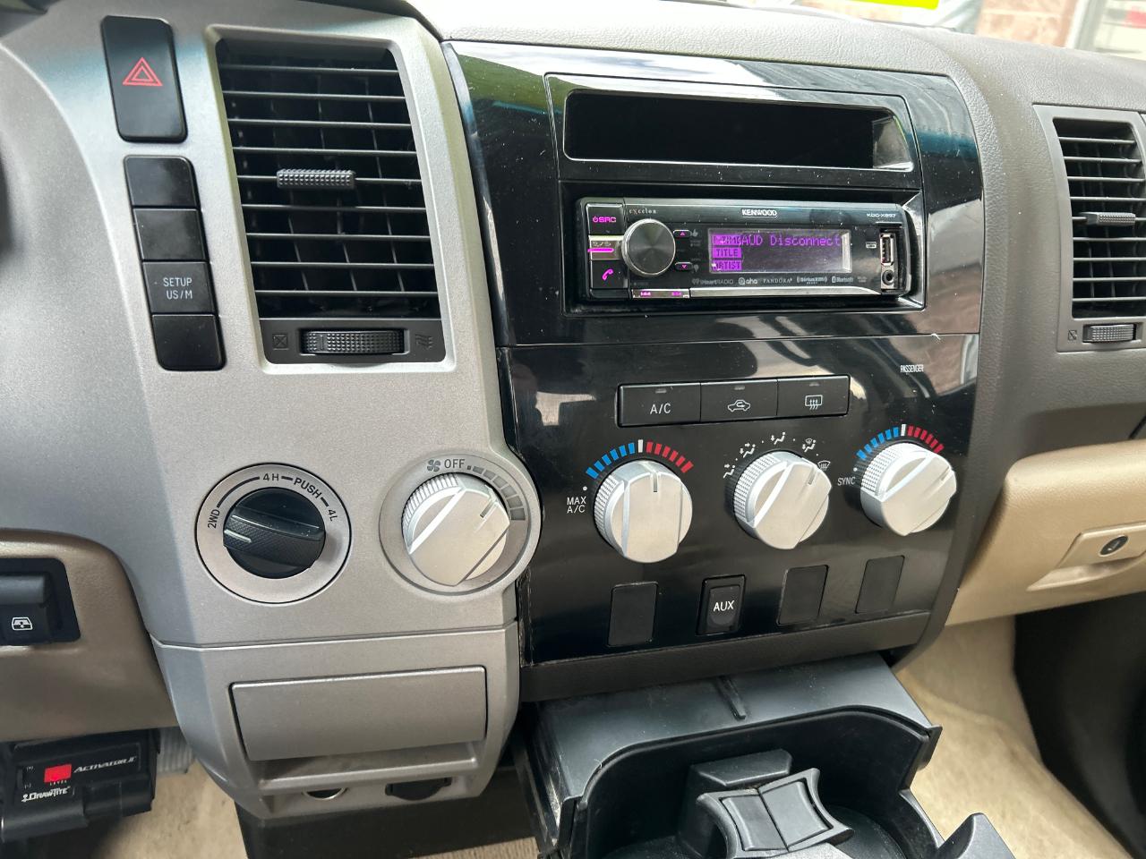 Toyota Tundra 4WD Truck CrewMax 5.7L V8 6-Spd AT (Natl) 2008