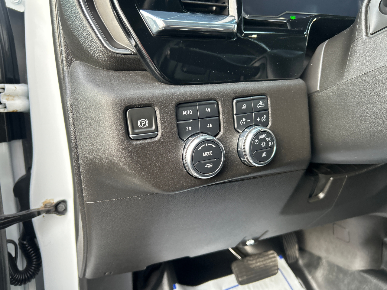 GMC Sierra 3500HD 4WD Crew Cab 172" SLE 2024