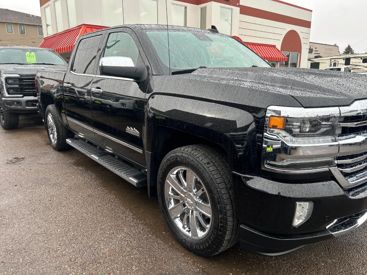 Chevrolet Silverado 1500 4WD Crew Cab 143.5" High Country 2017