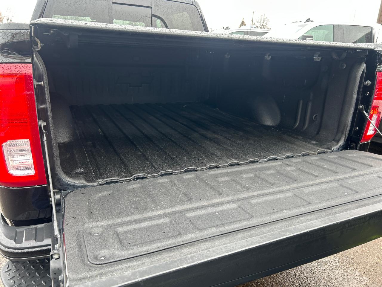 Chevrolet Silverado 1500 4WD Crew Cab 143.5" High Country 2017