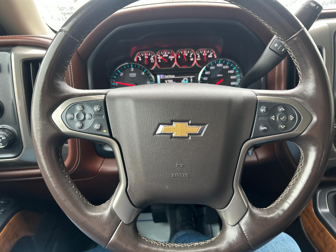 Chevrolet Silverado 1500 4WD Crew Cab 143.5" High Country 2017