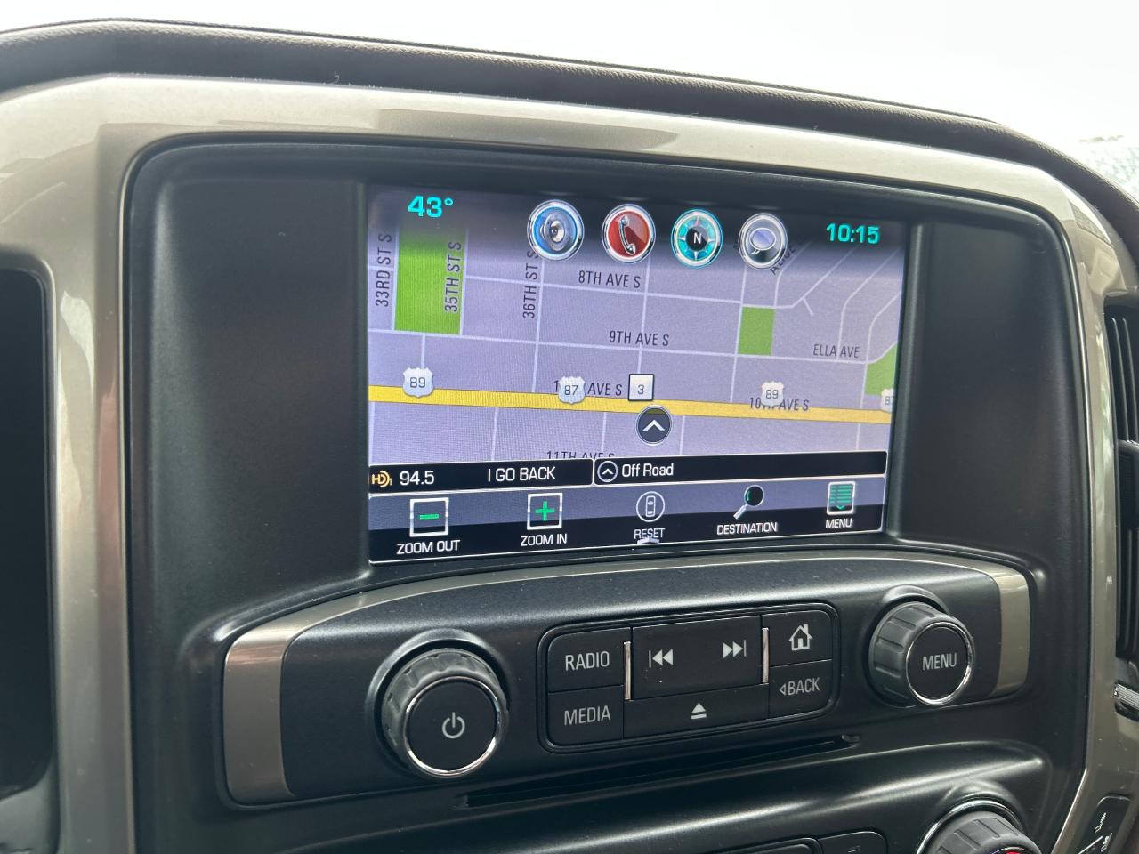 Chevrolet Silverado 1500 4WD Crew Cab 143.5" High Country 2017