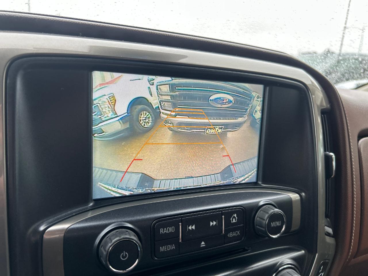 Chevrolet Silverado 1500 4WD Crew Cab 143.5" High Country 2017