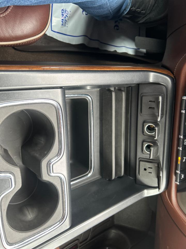 Chevrolet Silverado 1500 4WD Crew Cab 143.5" High Country 2017