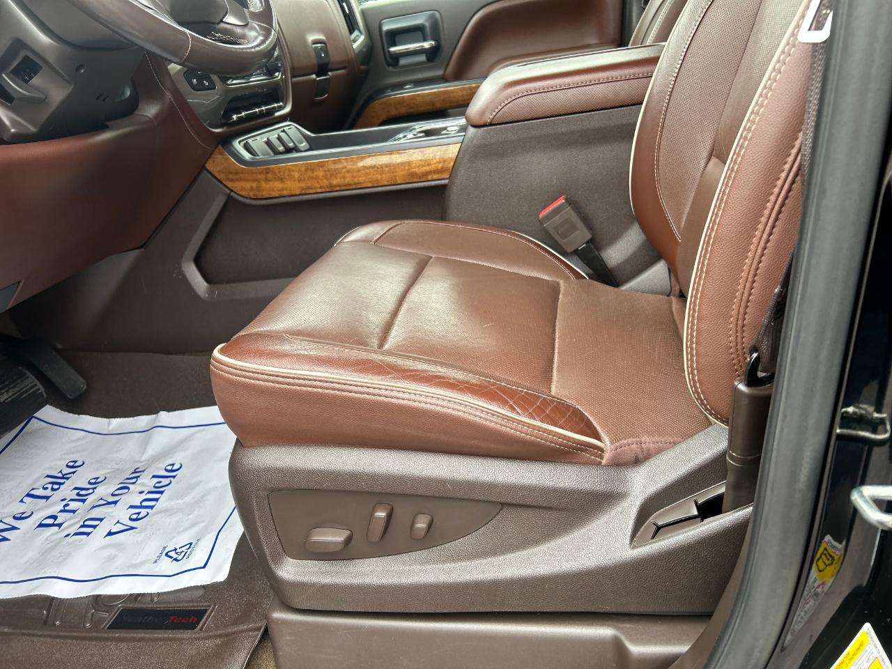 Chevrolet Silverado 1500 4WD Crew Cab 143.5" High Country 2017