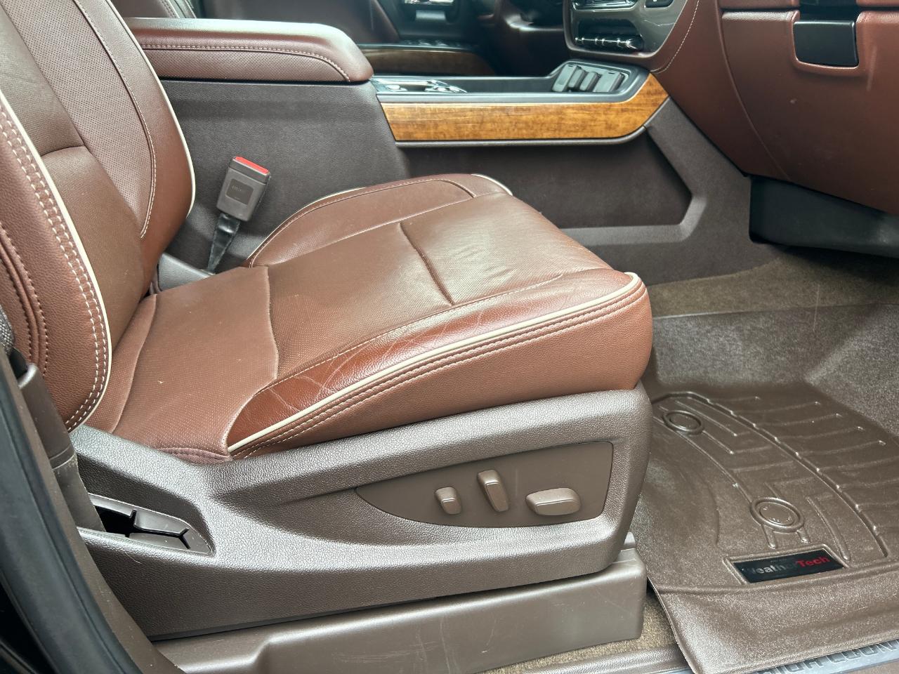 Chevrolet Silverado 1500 4WD Crew Cab 143.5" High Country 2017