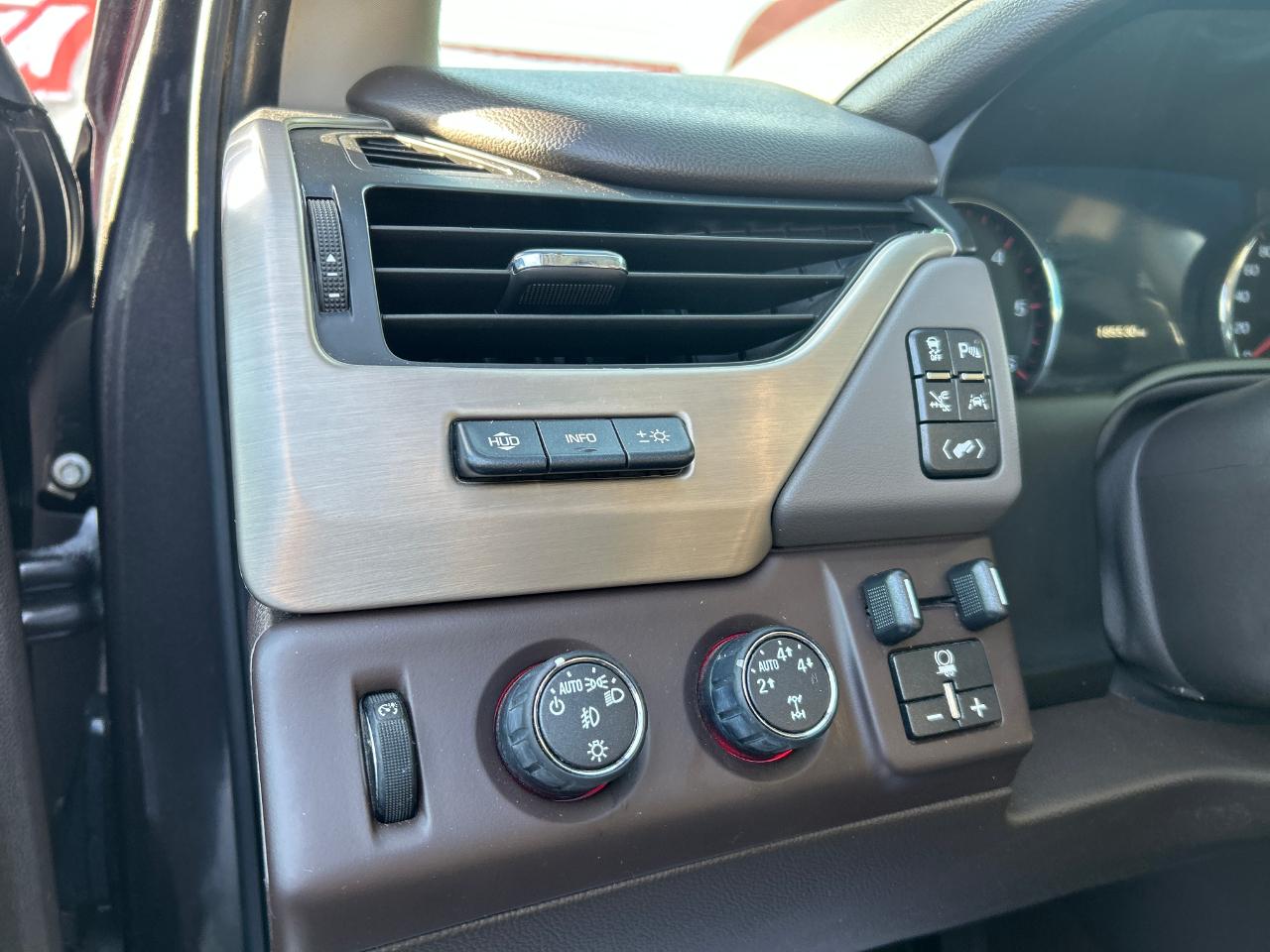 GMC Yukon 4WD 4dr Denali 2016