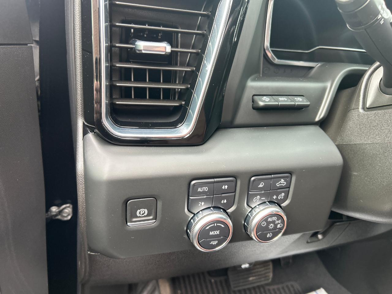 GMC Sierra 2500HD 4WD Crew Cab 159" Denali Ultimate 2024