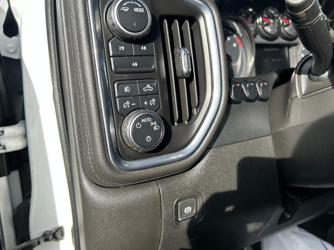 Chevrolet Silverado 3500HD 4WD Crew Cab 172" LT 2022