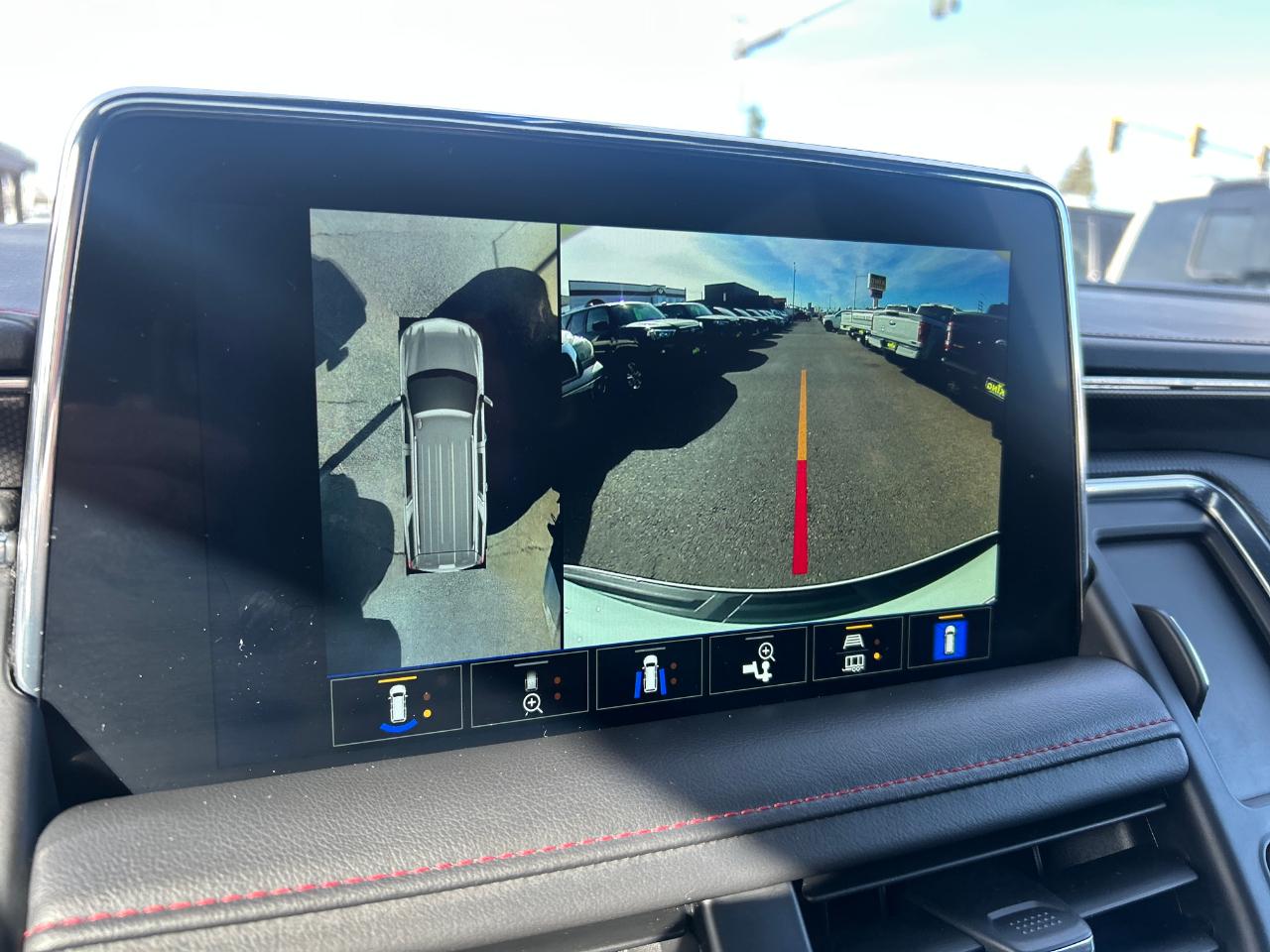 Chevrolet Suburban 4WD 4dr RST 2023