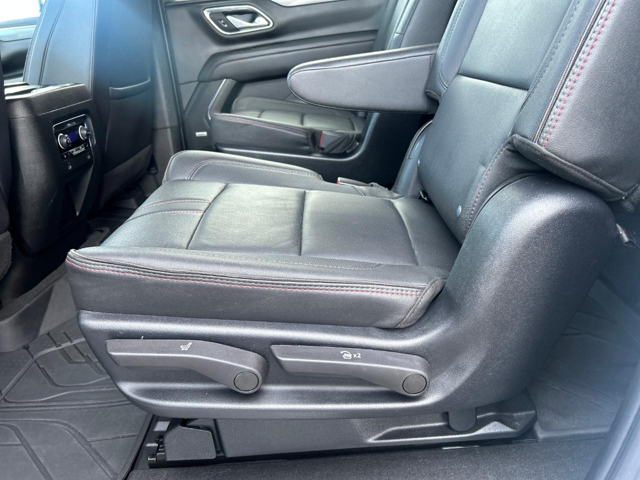 Chevrolet Suburban 4WD 4dr RST 2023