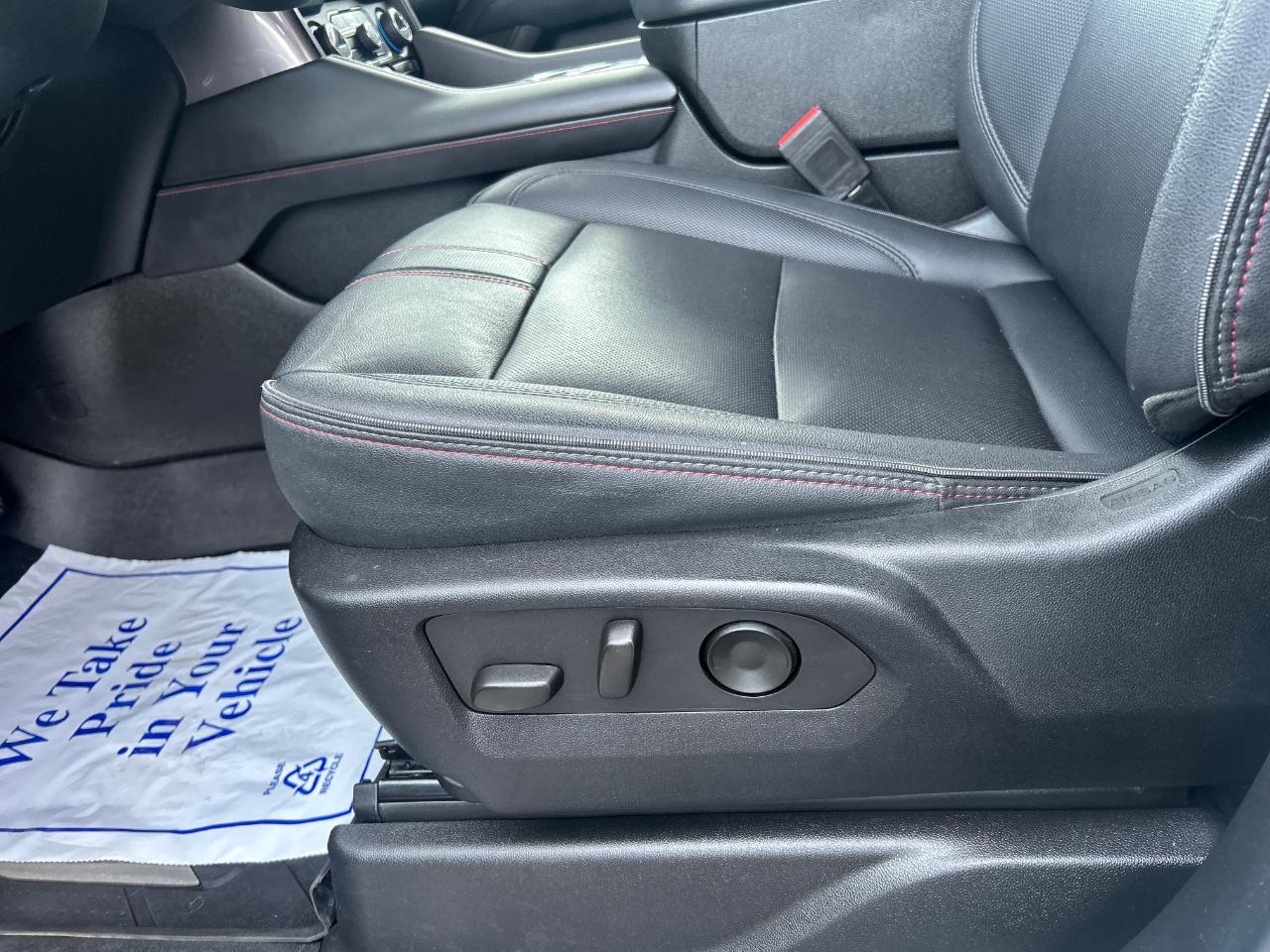 Chevrolet Suburban 4WD 4dr RST 2023