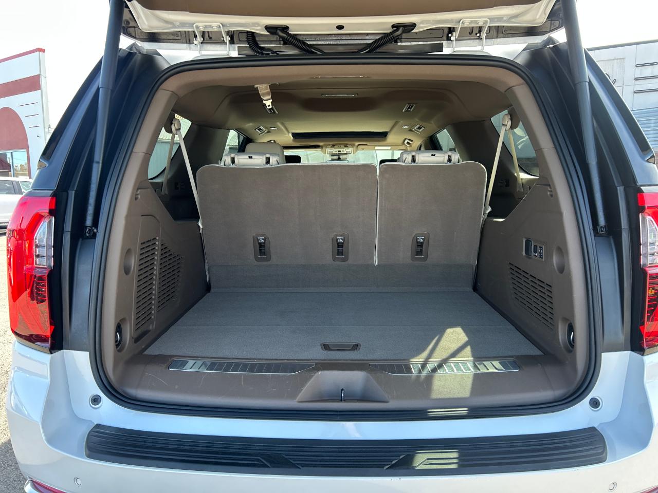 GMC Yukon XL 4WD 4dr Denali 2025