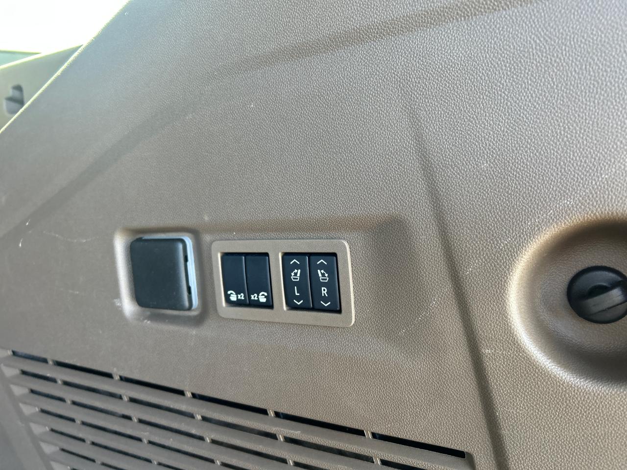 GMC Yukon XL 4WD 4dr Denali 2025