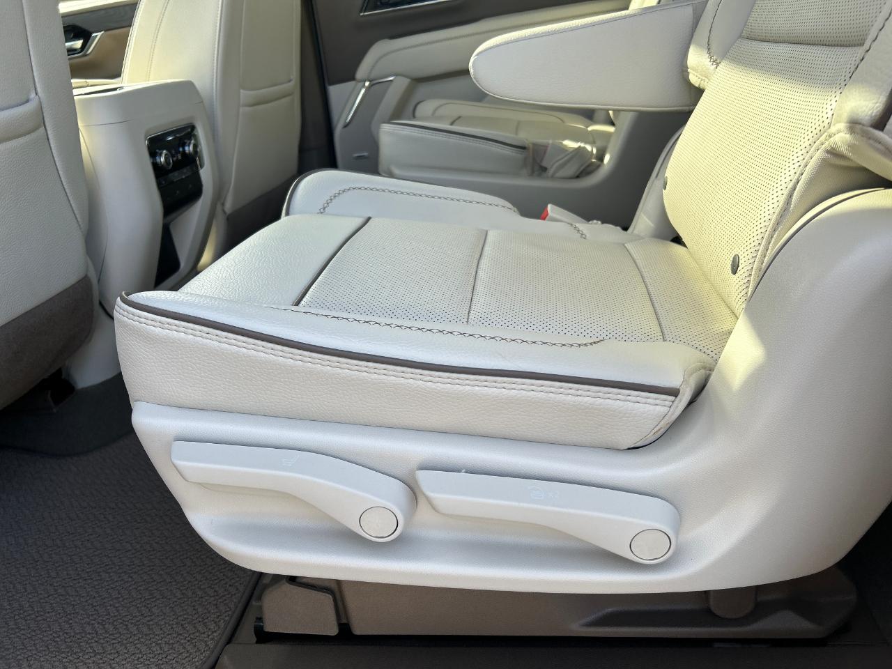 GMC Yukon XL 4WD 4dr Denali 2025