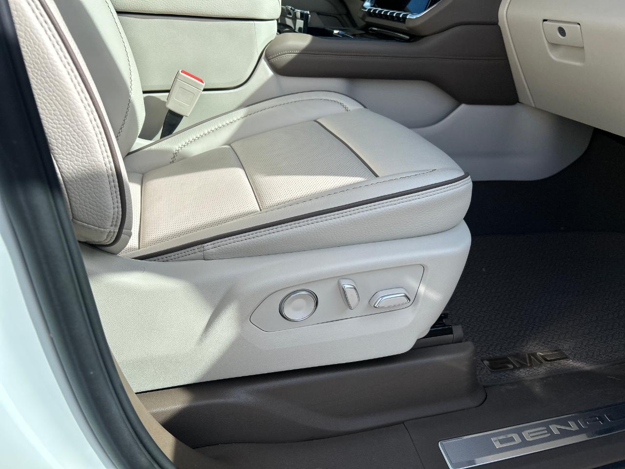 GMC Yukon XL 4WD 4dr Denali 2025