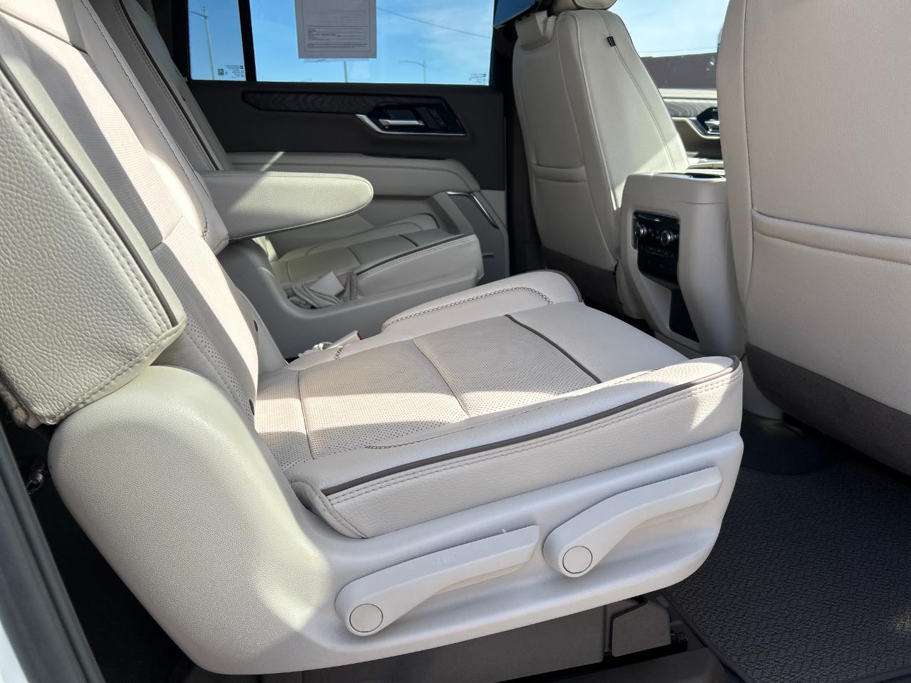 GMC Yukon XL 4WD 4dr Denali 2025