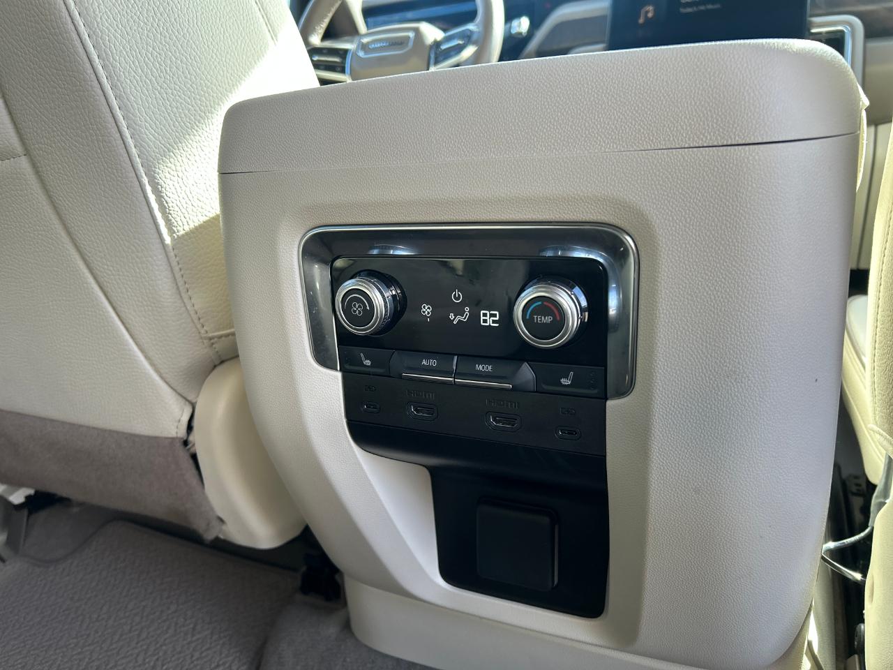 GMC Yukon XL 4WD 4dr Denali 2025