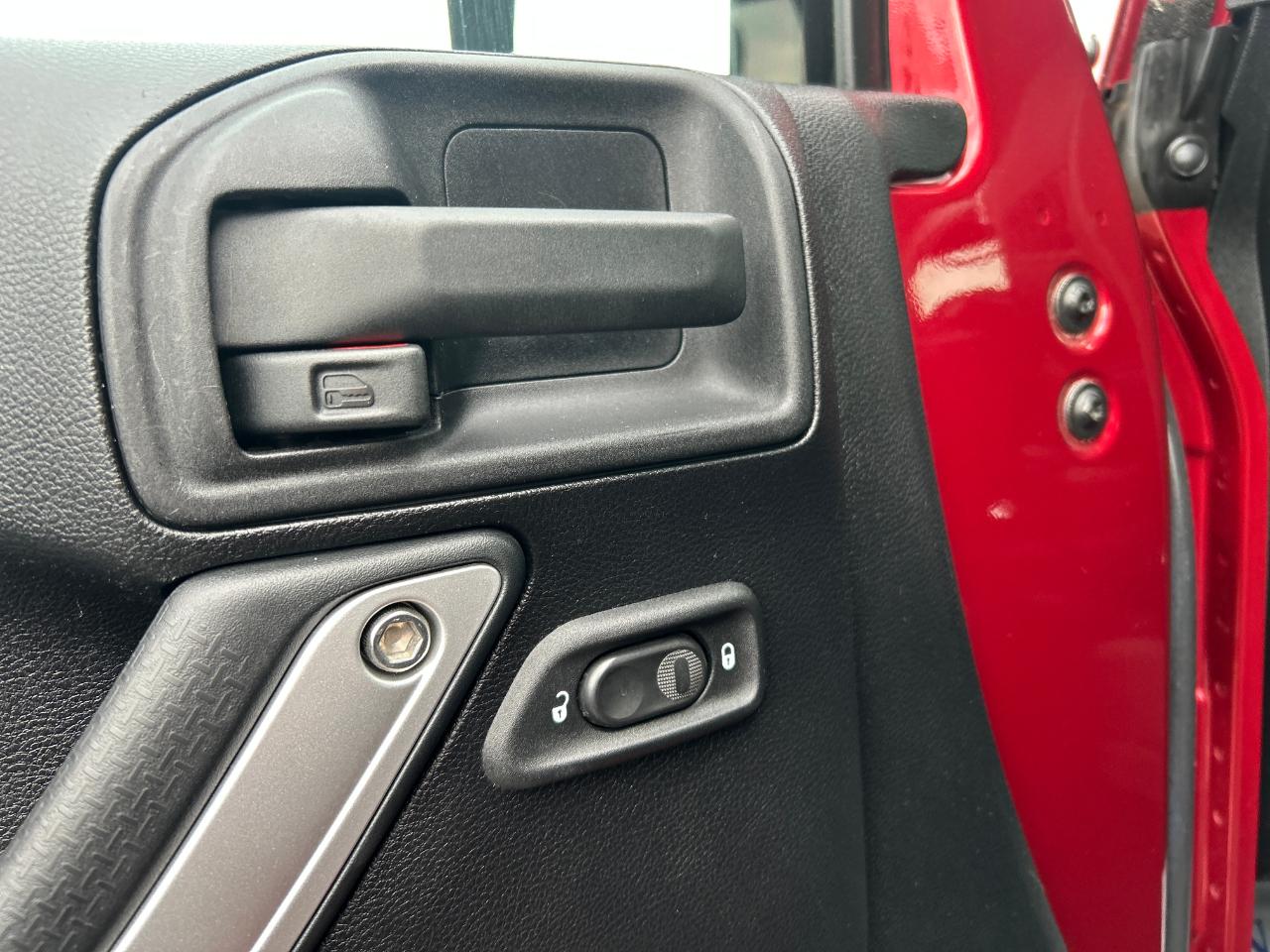 Jeep Wrangler 4WD 2dr Rubicon 2012