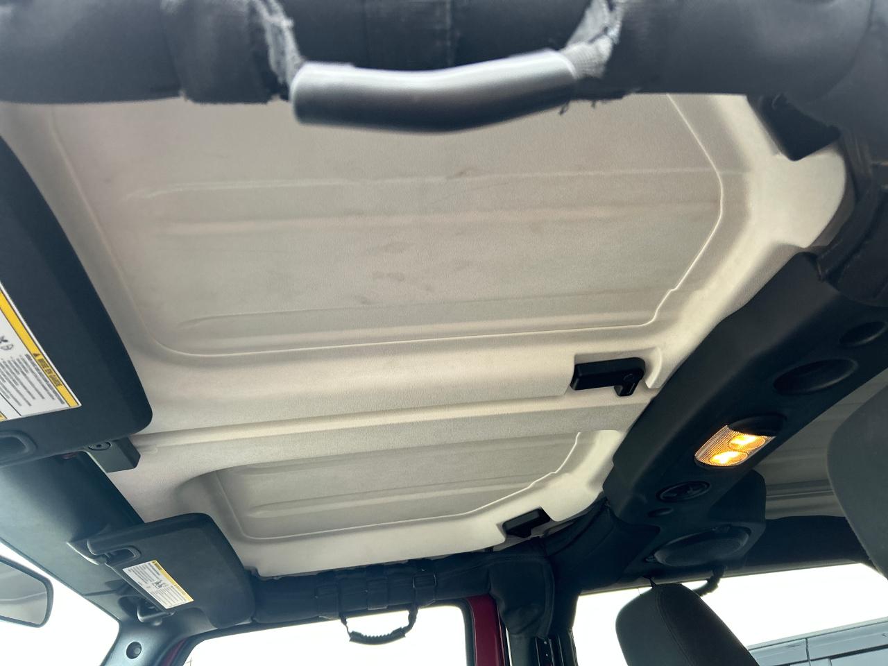 Jeep Wrangler 4WD 2dr Rubicon 2012