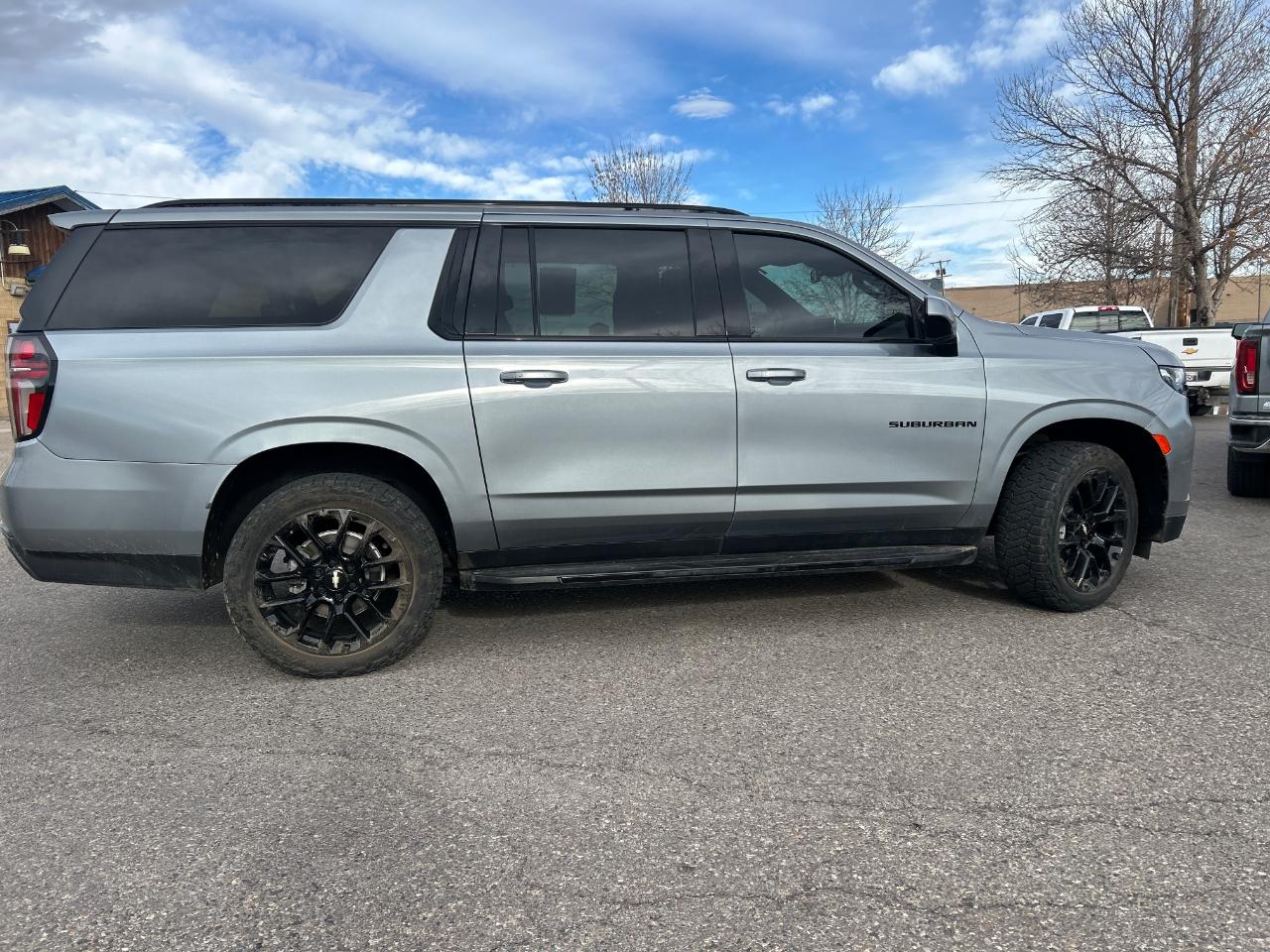 Chevrolet Suburban 4WD 4dr RST 2023