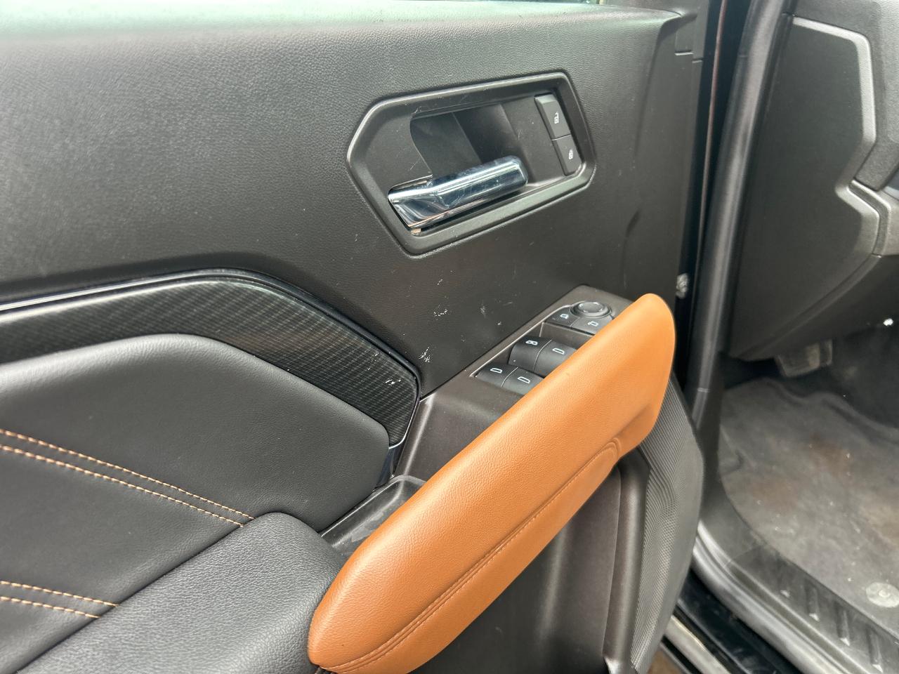 GMC Canyon 4WD Crew Cab AT4 2024