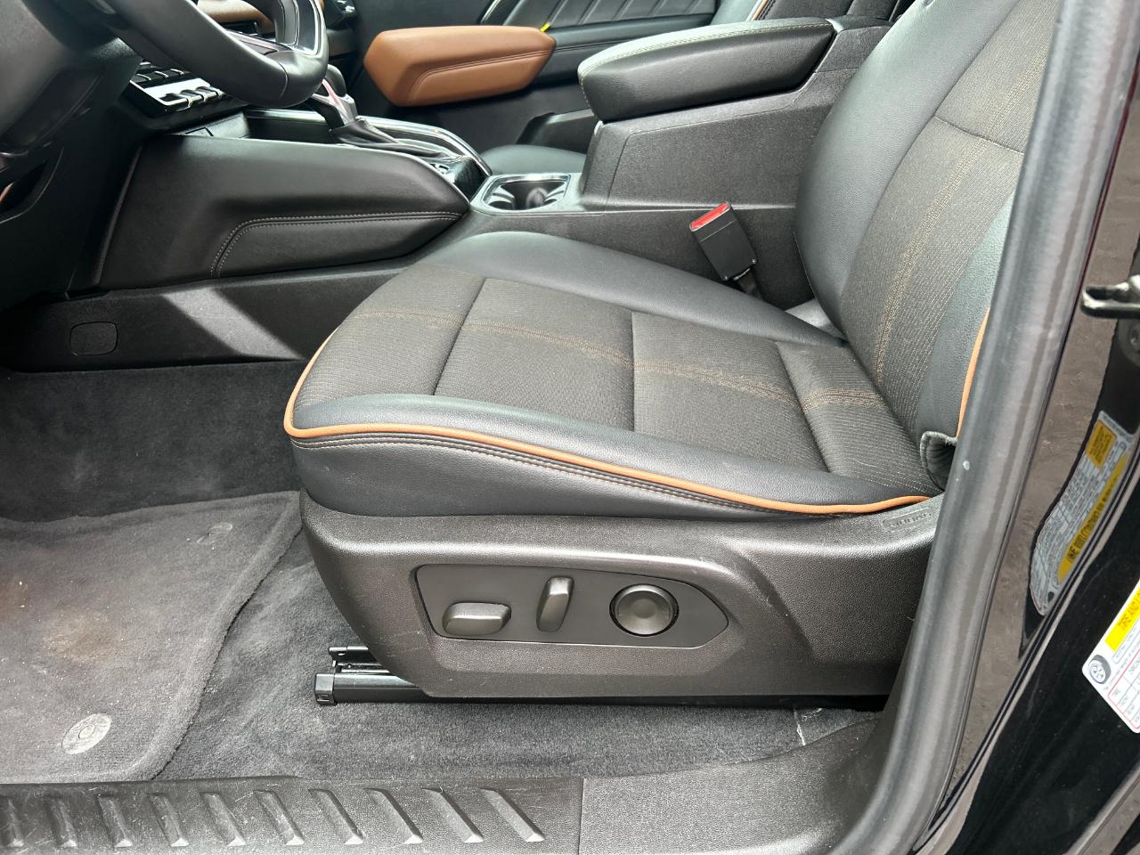 GMC Canyon 4WD Crew Cab AT4 2024